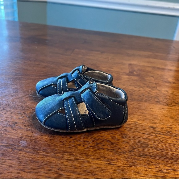 Livie and Luca navy first walkers leather shoes size 0-6 months - Picture 6 of 9